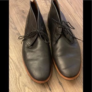 Men Timberland Plain Toe Chukka all leather boot.